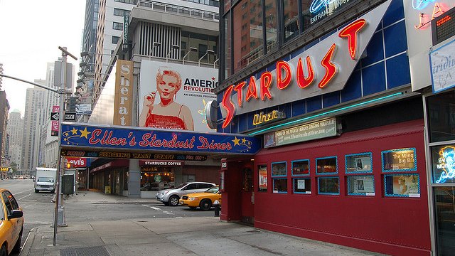 Ellen's Stardust Diner a New York