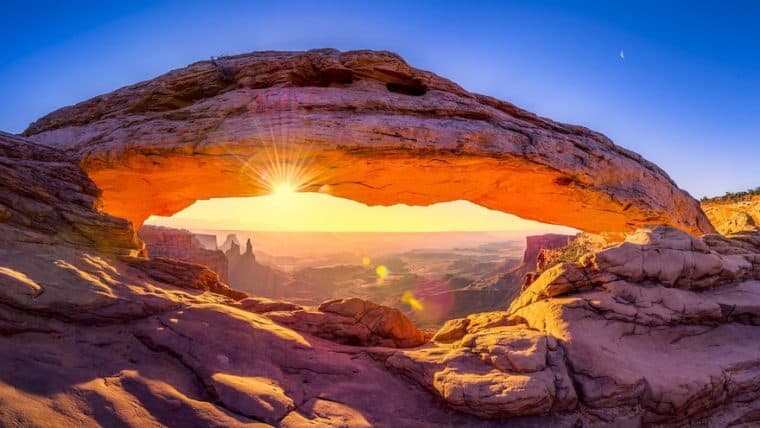 canyonlands-mesa-arch
