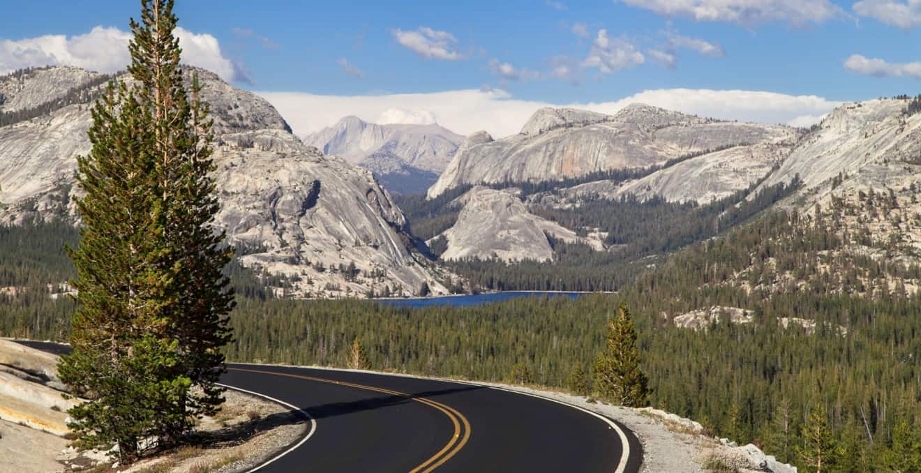Tioga Pass Road la strada panoramica attraverso Yosemite