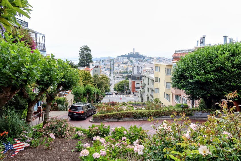 Lombard street in macchina 4