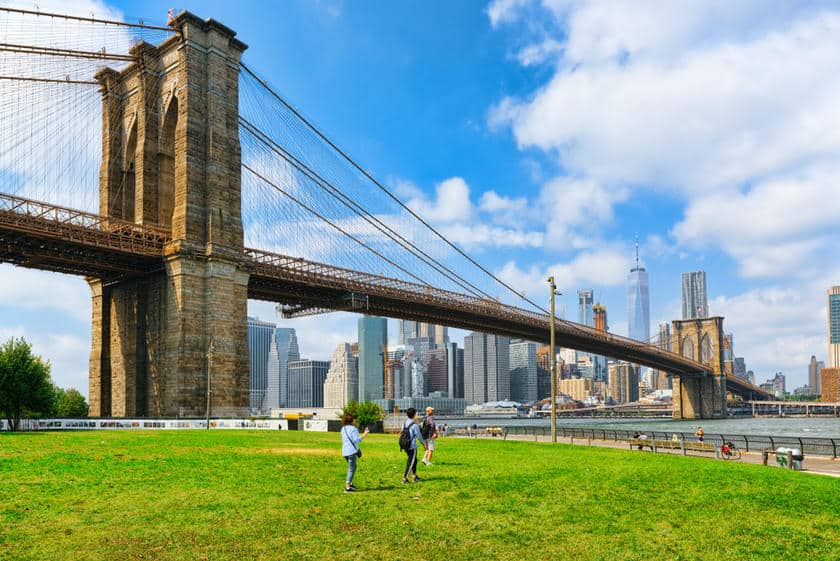 Ponte di Brooklyn visto da Empire Fulton Ferry