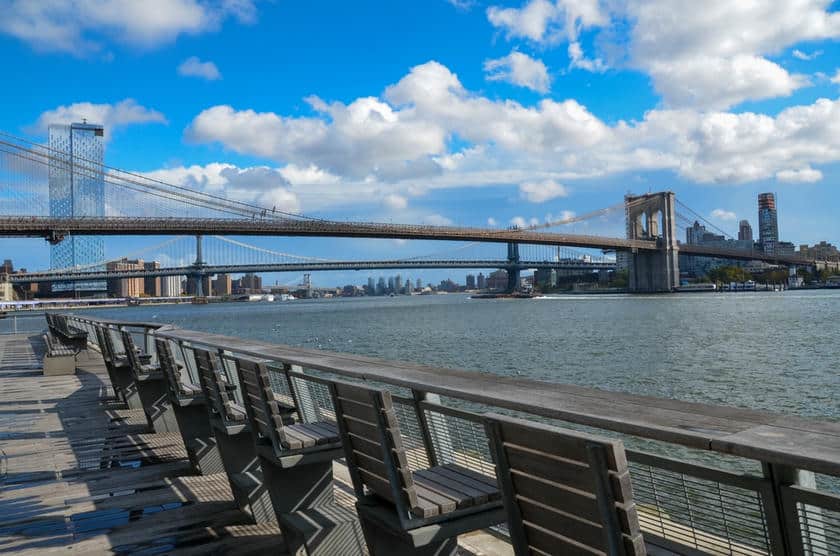 Ponte di Brooklyn visto da Pier 17