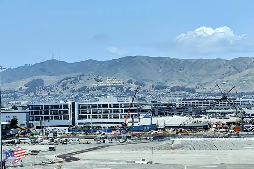 Vista dall'AirTrain aeroporto San Francisco