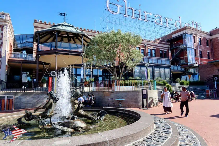 Ghirardelli Square - Fontana