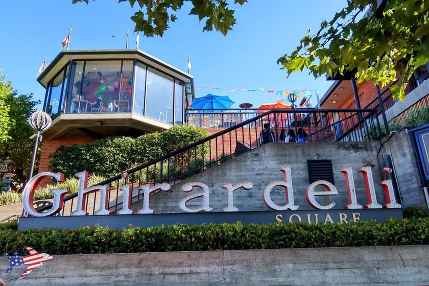 Ghirardelli Square - Insegna scale
