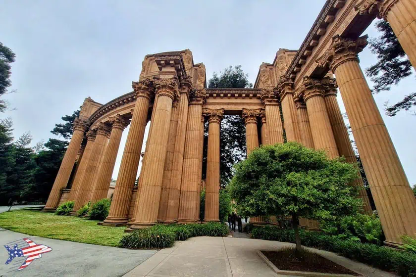 Palace of Fine Arts - Colonne