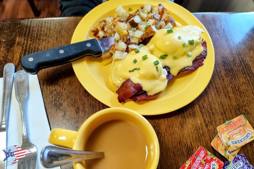 Lone Pine - Alabama Hills Cafè and Bakery uova alla benedict