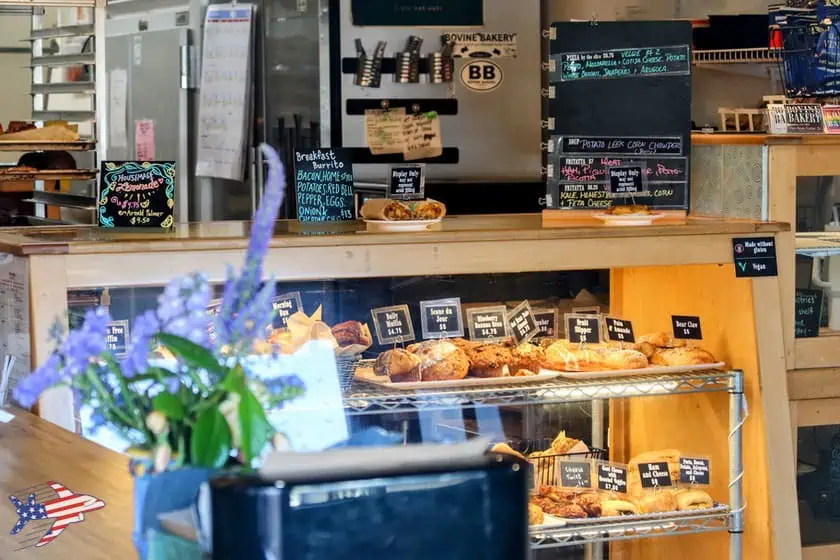 Point Reyes Station - Bovine Bakery interno