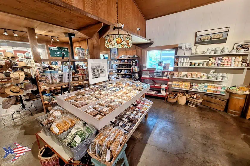 Point Reyes Station - Farmers Market interno 2